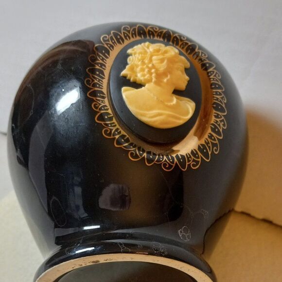 Vintage 3D Cameo w/ Gold trim Black Ceramic Vase Cottagecore Grandmacore - Picture 3 of 8